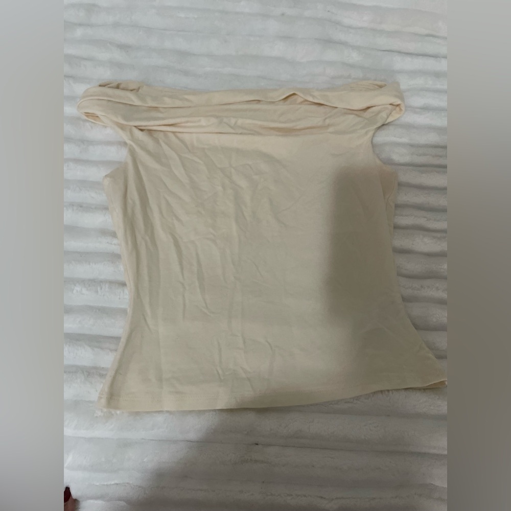 Reformation Cream Off-Shoulder Stretch blouse - Picture 3 of 16